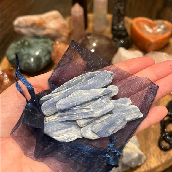 2/$20 Crystal Carvings, Hearts, and Towers Oh My! - Picture 16 of 16